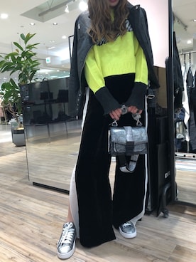 「スリットパンツ」｜「アイテム（デニムジャケット）」を使った、MINORIさん（レディース・163cm）の秋コーディネート
