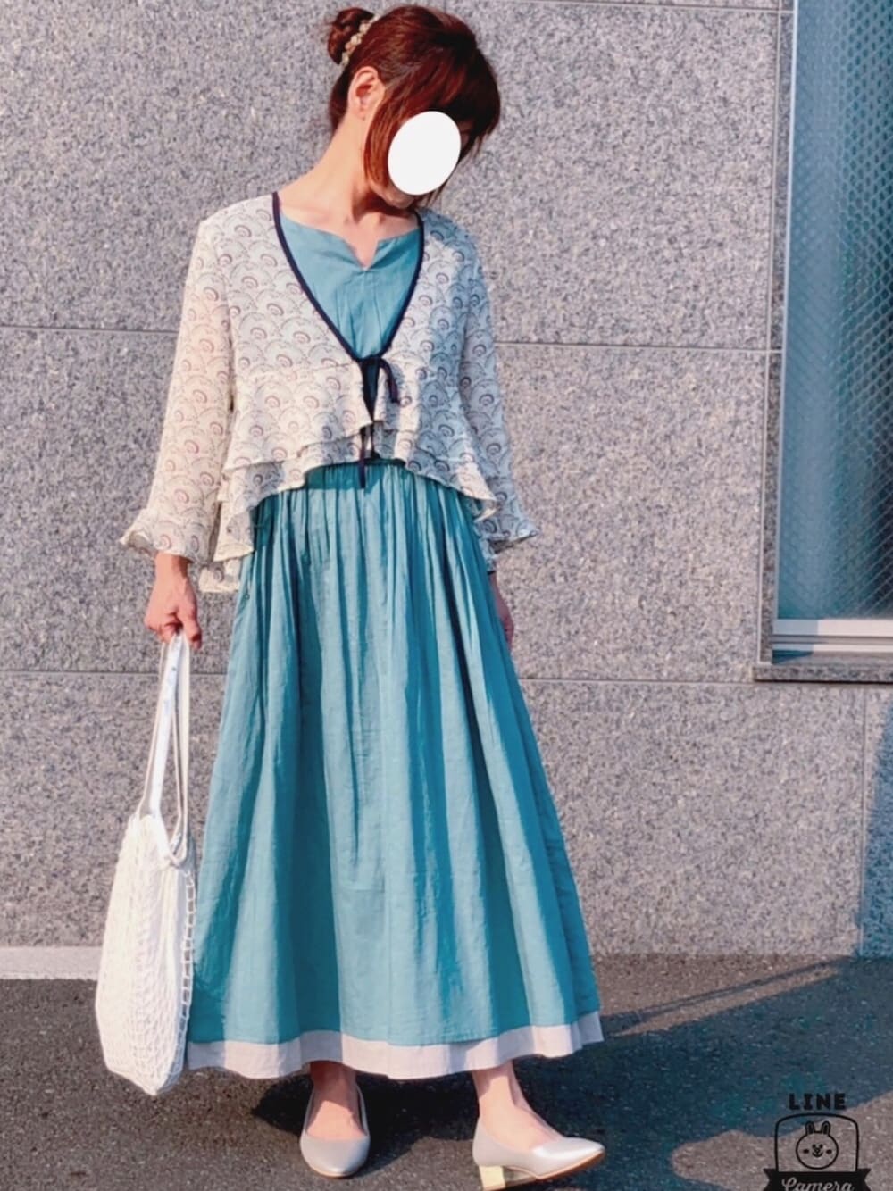 「夏コーデ、お出かけコーデ、きれいめカジュアル、ワンピース、BEAMS、リバーシブルワンピース、シルバーパンプス、ビーズバッグ、おだんごヘア、低身長」｜「BEAMS HEARTのアイテム（ワンピース、グリーン系）」を使った、kaop🐣さん（レディース・150cm）の夏コーディネートの1枚目の写真