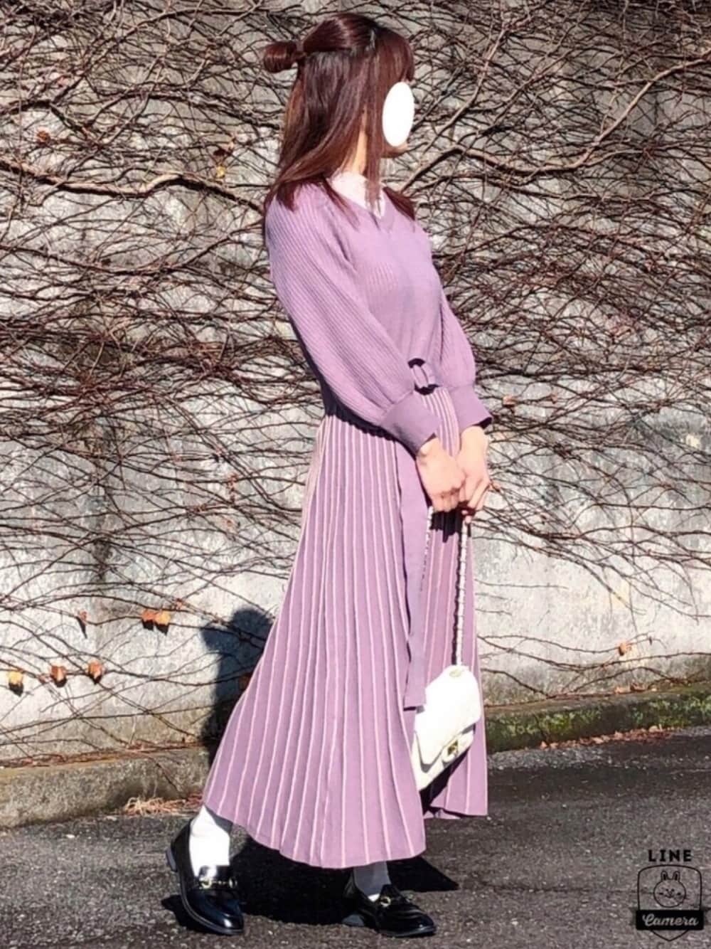 「大晦日、きれいめカジュアル、オトナガーリー、シンプルスタイル、ニットワンピース、ラベンダーカラー、ローファー×靴下、ダウン、低身長、着たい服を着隊」｜「FJALLRAVENのアイテム（ダウンジャケット/コート、ブラック系）」を使った、kaop🐣さん（レディース・150cm）の冬コーディネートの1枚目の写真