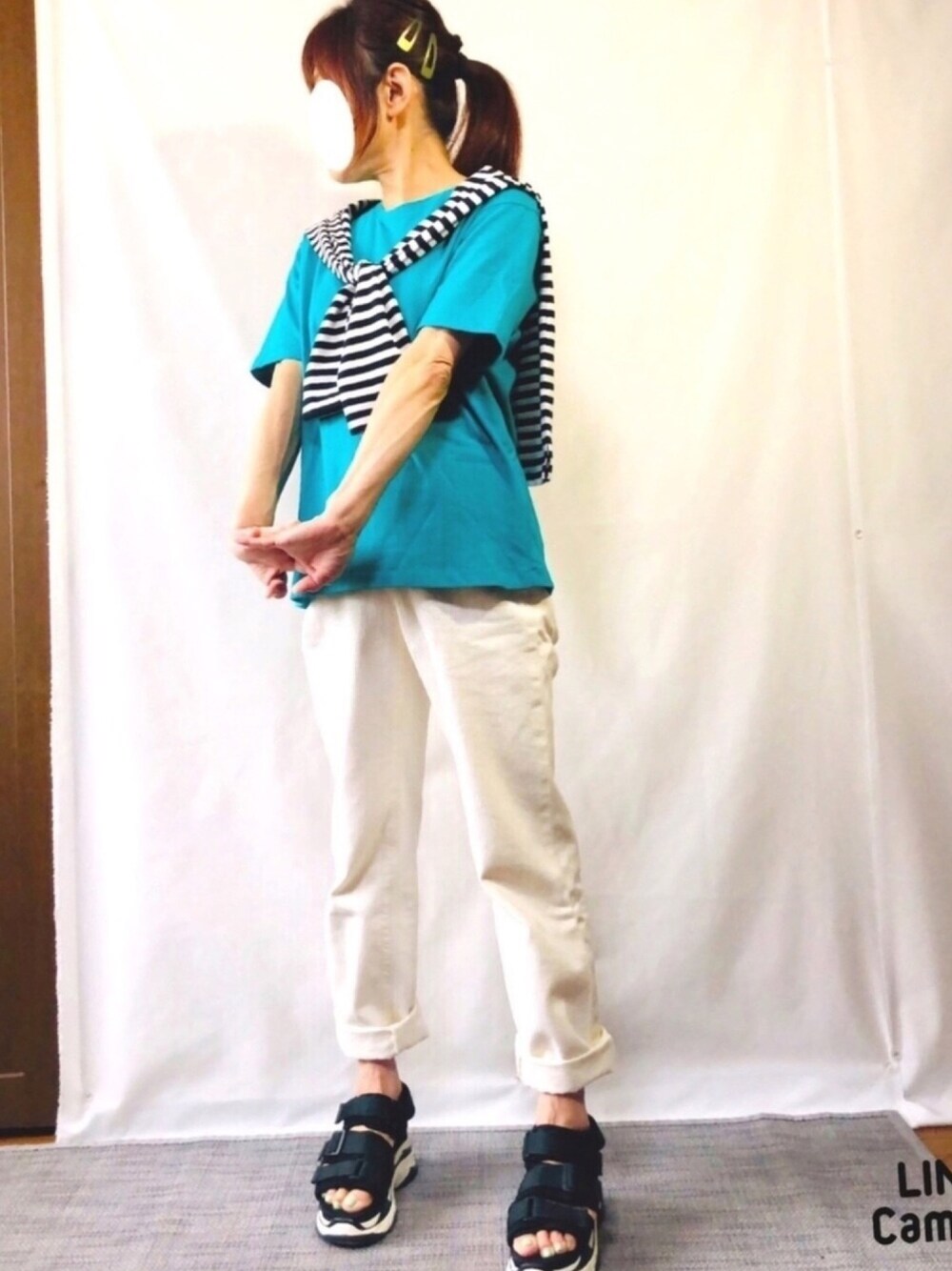 「かなっぺを探せ、おうちファッション、プチプラ、ボーダー、Tシャツ、白デニム、ロールアップ、ゆるだぼ、スポーツサンダル、低身長」｜「NAVYのアイテム（Tシャツ/カットソー、ホワイト系）」を使った、kaop🐣さん（レディース・150cm）の夏コーディネートの1枚目の写真