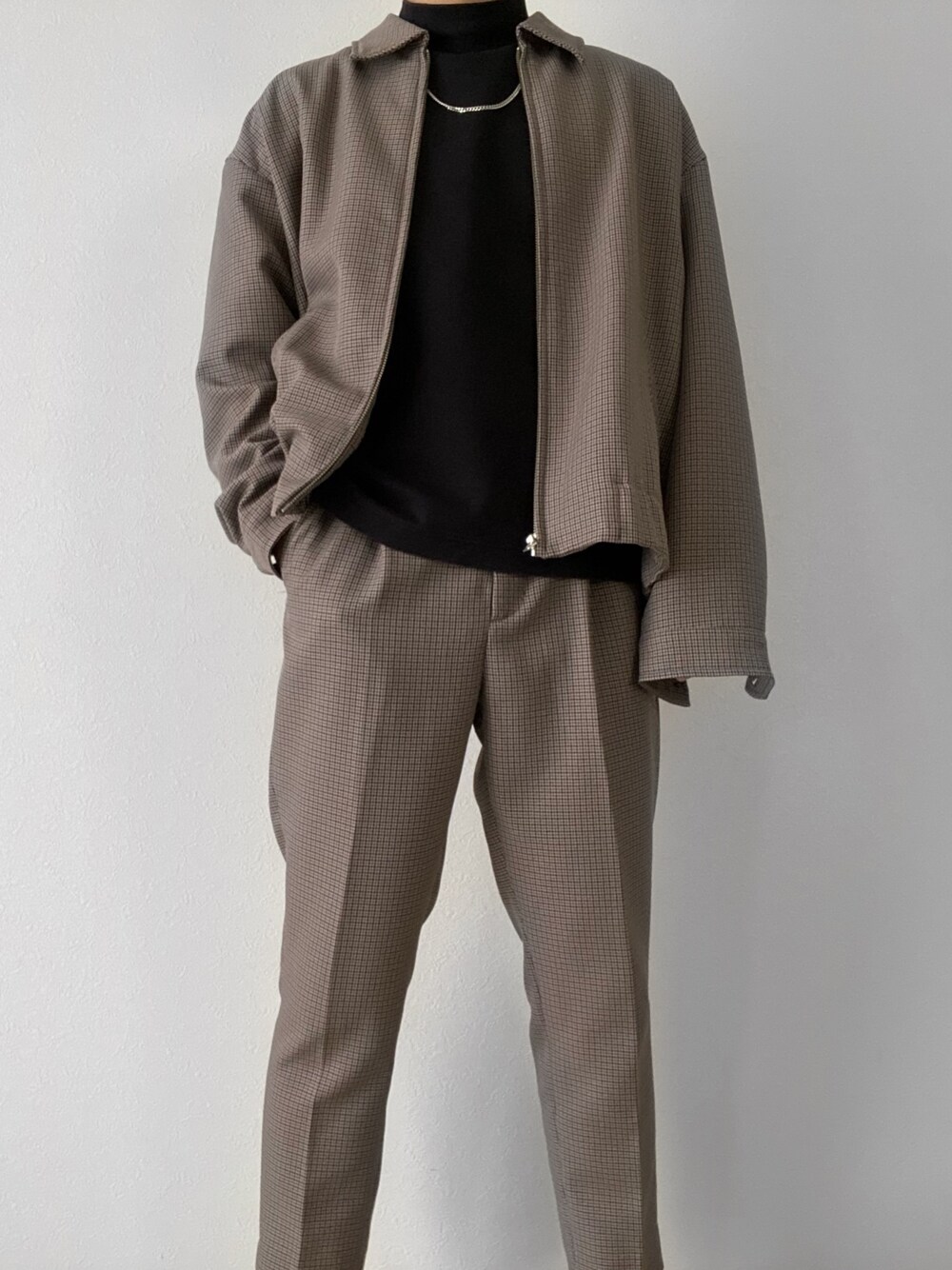 「リドム、ウィムリドム、セットアップ、UNIQLO、UNIQLO U、韓国ファッション、セットアップスタイル、大学生コーデ、チェック、スラックス」｜「WYM LIDNMの【WYM LIDNM】OVERSIZED PE TWILL ZIP BLOUSON（ブルゾン、その他）」を使った、あっちゃんさん（メンズ・170cm）の春コーディネートの1枚目の写真