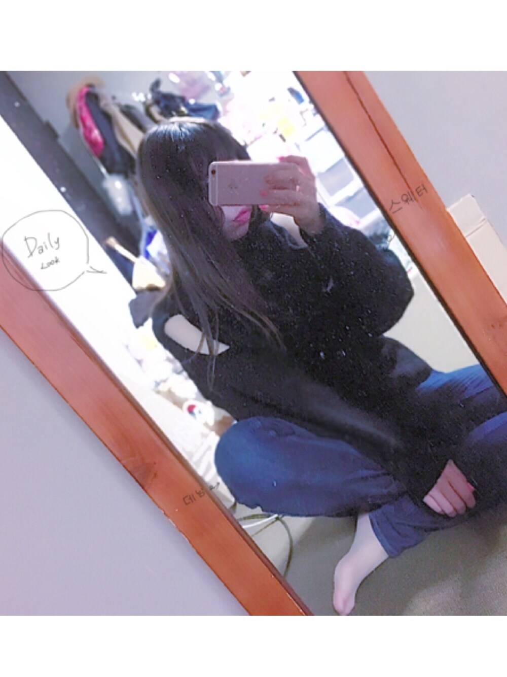 「daily look、シンプル、カジュアル、大人カジュアル、デニム、スキニーデニム、黒ニット」｜「WEGOのWEGO/オープンショルダーニット（ニット/セーター、ブラック系）」を使った、ENA *privateさん（レディース・162cm）の冬コーディネートの1枚目の写真