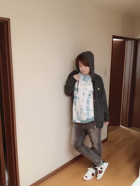 「ディーゼル」｜「アイテム（その他）」を使った、kazuさん（レディース・170cm）の春コーディネート