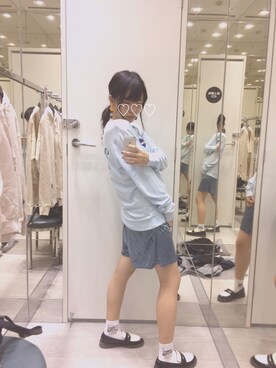 「H&M（エイチ・アンド・エム）のアイテム（その他トップス、ブルー系）」を使った、そまさん（レディース・156cm）の秋コーディネート