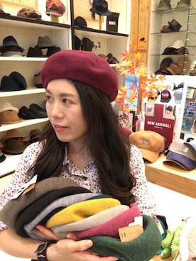 「アイテム（ハンチング/ベレー帽、イエロー系）」を使った、14+ イオンモール羽生店 スタッフさん（レディース・160cm）の秋コーディネート
