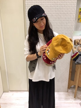 「おでかけ」｜「アイテム（キャップ）」を使った、14+ イオンモール羽生店 スタッフさん（レディース・156cm）の秋コーディネート