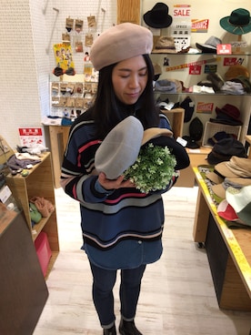 「アイテム（ハンチング/ベレー帽、ベージュ系）」を使った、14+ イオンモール羽生店 スタッフさん（レディース・160cm）の冬コーディネート