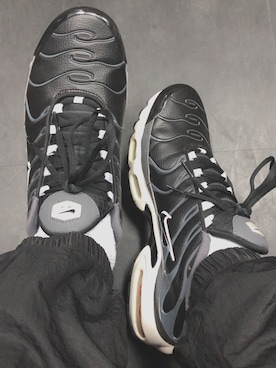 「NIKE SPORTSWEAR（ナイキスポーツウェアー）のアイテム（ブラック系）」を使った、国井 栄之さん（メンズ・168cm）の春コーディネート