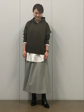 「アイテム（パーカー、グリーン系）」を使った、mikaさん（レディース・158cm）の秋コーディネート
