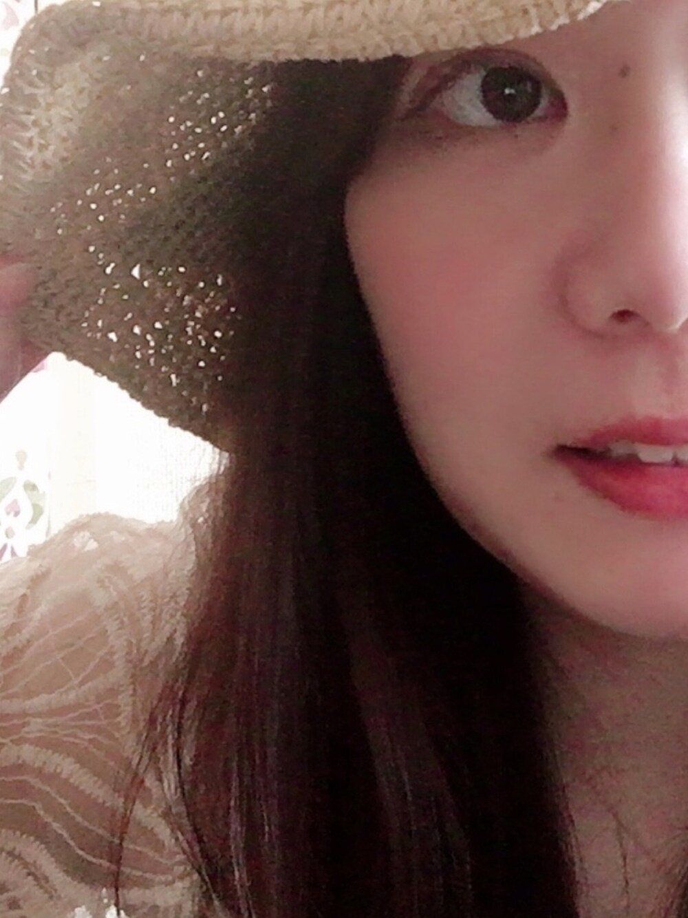 「オトナカジュアル、シンプルコーデ、おうち時間、夏コーデ、夏、ラクチンコーデ、麦わら帽子、春夏コーデ、お洒落さんとつながりたい、プチプラ」｜「Another Editionのリボンハット/ aeBFC PPR RBN HAT◆（ハット、ベージュ系）」を使った、lilyさん（レディース・161cm）の春コーディネートの1枚目の写真