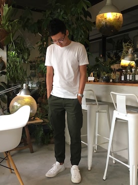 「COMMON PROJECTS（コモンプロジェクト）のアイテム（シューズ）」を使った、Henric Tiwさん（メンズ・175cm）の冬コーディネート
