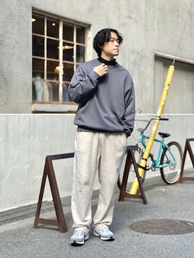 「URBAN RESEARCH Sonny Label（アーバンリサーチサニーレーベル）のアイテム（スウェットパンツ）」を使った、Yusuke Nakajimaさん（メンズ・176cm）の春コーディネート