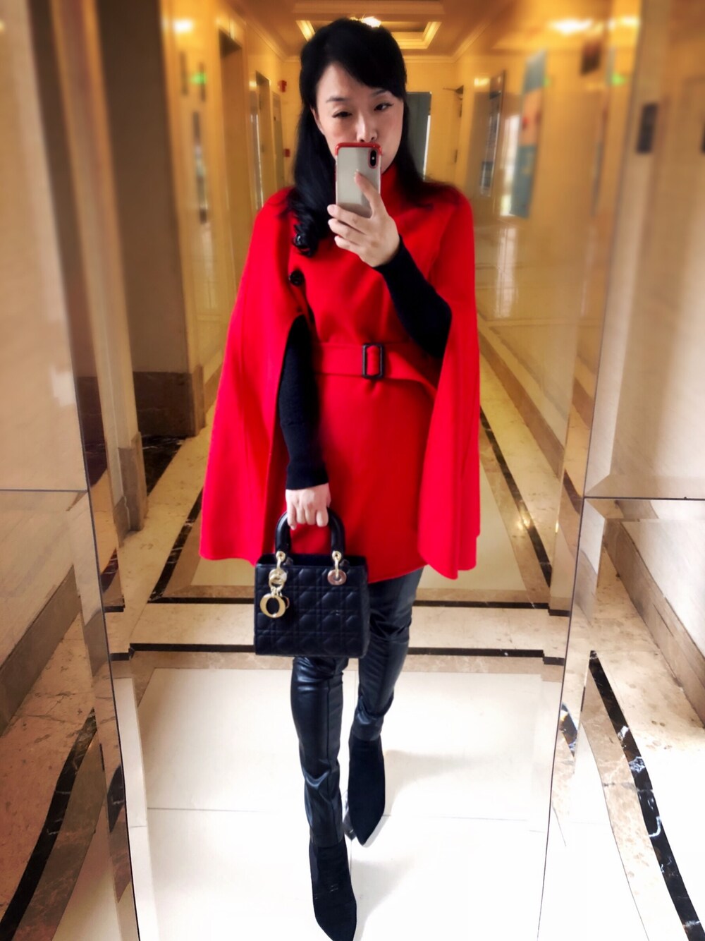 「bouthentiqueのアイテム（ピーコート、レッド系）」を使った、Cynthiaさん（レディース・162cm）の冬コーディネートの1枚目の写真