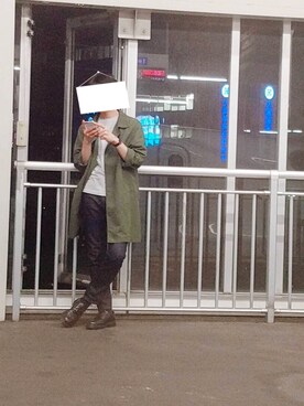 「アイテム（ステンカラーコート）」を使った、さかがみさん（メンズ・180cm）の秋コーディネート
