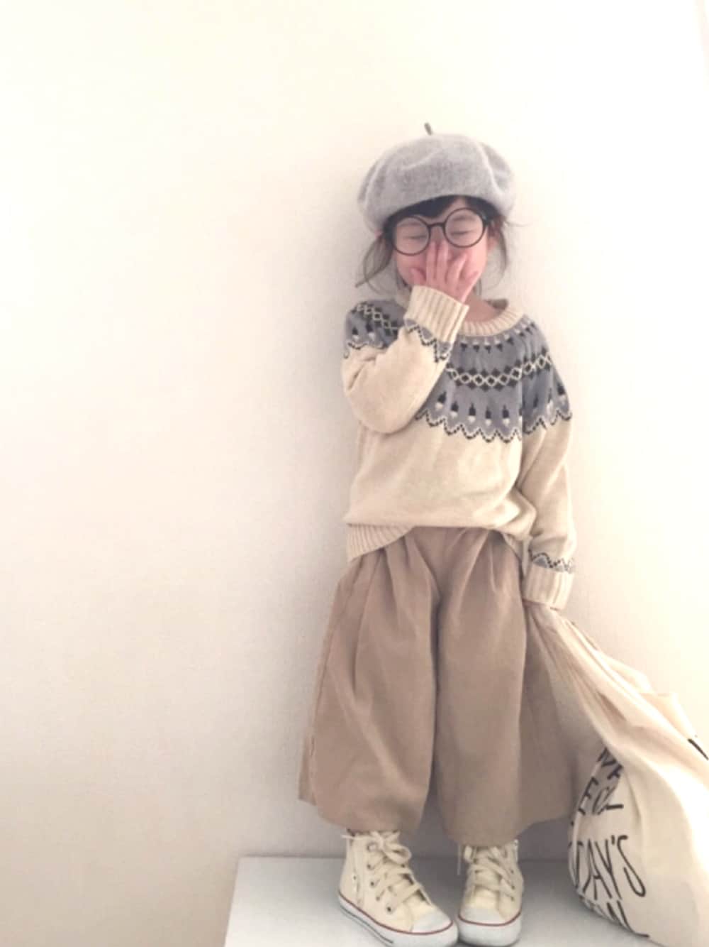 「3歳、ガウチョパンツ、コンバース、ベレー帽」｜「CIAOPANIC TYPYの【親子お揃い】キッズウールベレー帽（ハンチング/ベレー帽、グレー系）」を使った、nami *さん（キッズ・90cm）の冬コーディネートの1枚目の写真