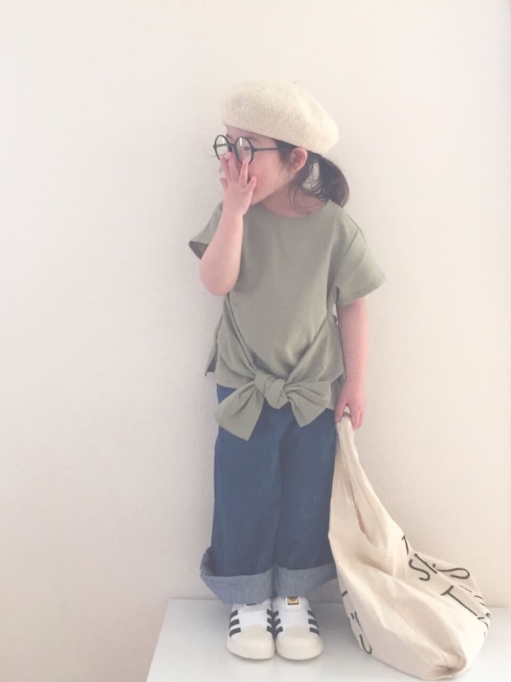 「3歳、春コーデ、プティマイン、ワイドパンツ、デニム、ベレー帽、ﾏﾙﾒｶﾞﾈ、コンバース」｜「B:MING by BEAMSのビーミング by ビームス / コットンサーモベレー帽＜KIDS＞（ハンチング/ベレー帽、ホワイト系）」を使った、nami *さん（キッズ・90cm）の春コーディネートの1枚目の写真