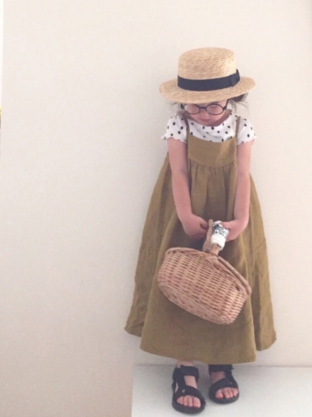 「4歳、キッズファッション、水玉、ドット、リネン、ロングワンピース、マキシ丈ワンピース、スポーツサンダル、カンカン帽、アーバン リサーチ ドアーズ(URBAN RESEARCH DOORS)」｜「GLOBAL WORKの【キッズ】ストラップスポーツサンダル/743160（サンダル、ブラック系）」を使った、nami *さん（キッズ・90cm）の夏コーディネートの1枚目の写真