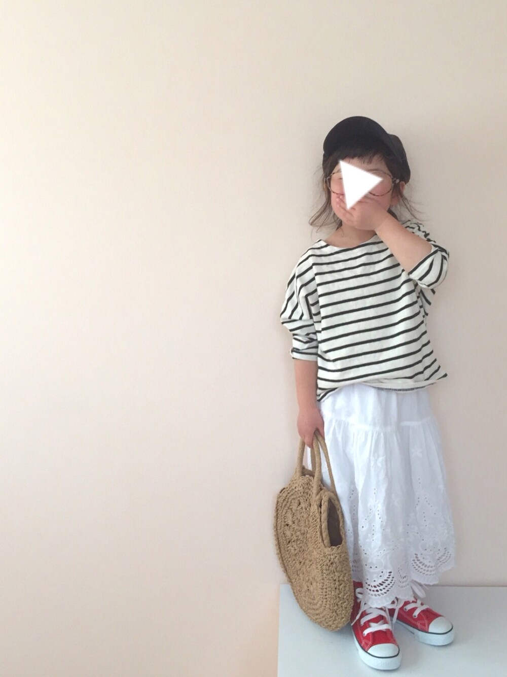 「キッズファッション、ボーダー、春コーデ、GU、サークルバッグ、コンバースハイカット、赤コン、22j_boutique、キャップ」｜「22jのアイテム（トップス、ホワイト系）」を使った、nami *さん（キッズ・90cm）の春コーディネートの1枚目の写真