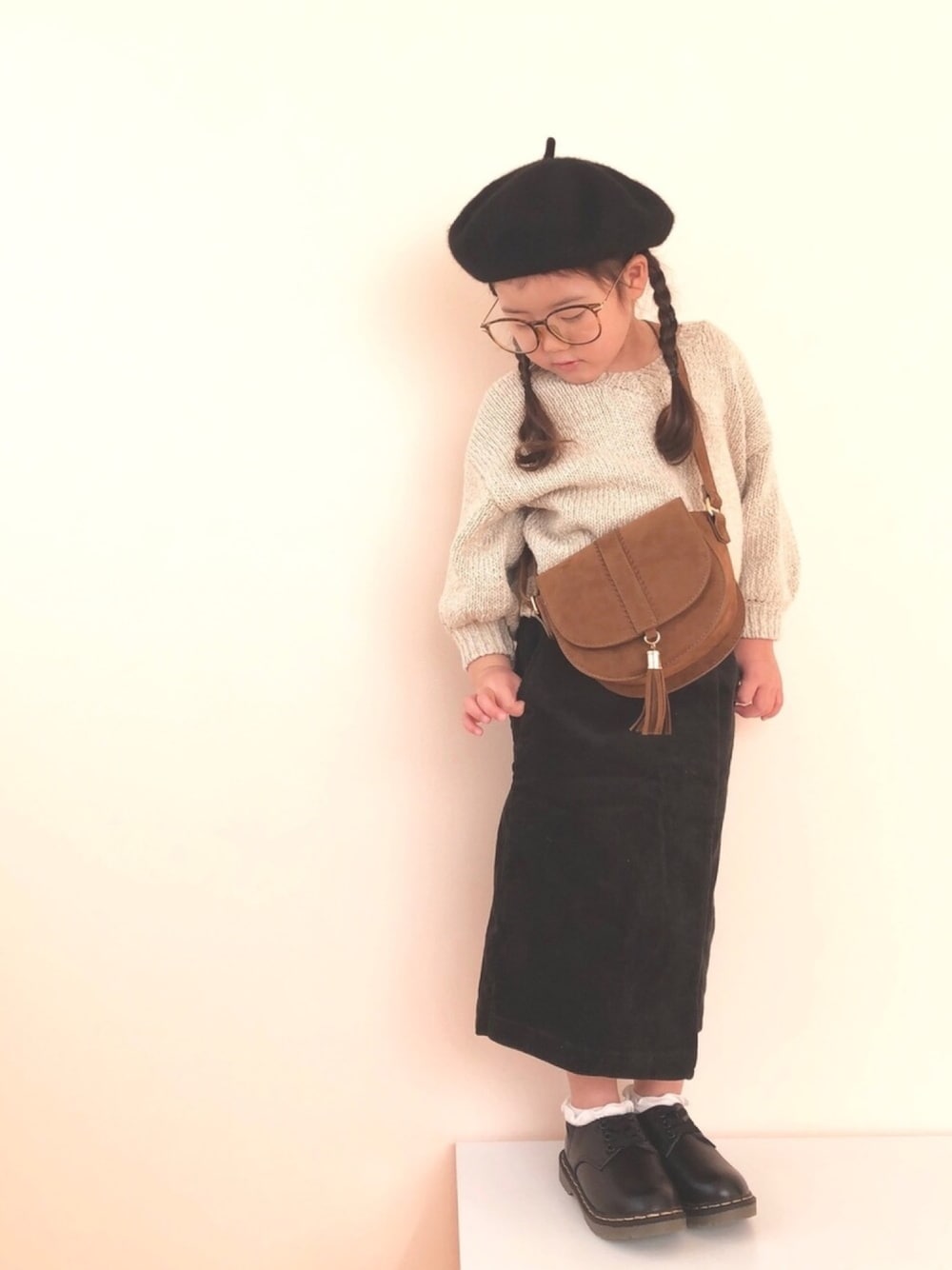 「キッズコーデ、ひなこちゃん1000コーデおめでとう、ひなこちゃん大好き♡、三つ編み×帽子、三つ編み、ベレー帽、タイトスカート、コーデュロイ、コーデュロイスカート」｜「CIAOPANIC TYPYのコーデュロイIラインラップスカート（スカート、ブラック系）」を使った、nami *さん（キッズ・100cm）の冬コーディネートの1枚目の写真