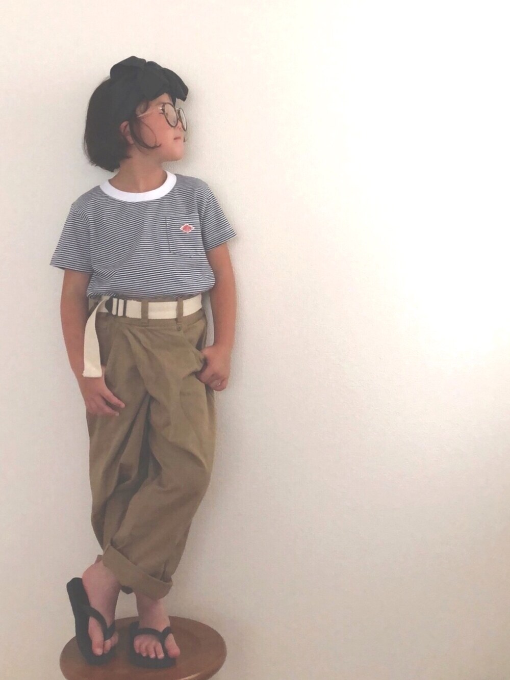 「カジュアルコーデ、夏、ボーダー、ビーチサンダル、ヘアハンド、めがね」｜「BIG FIELDのラップリメイクパンツ(90～120cm)（その他パンツ、ベージュ系）」を使った、nami *さん（キッズ・100cm）の夏コーディネートの1枚目の写真