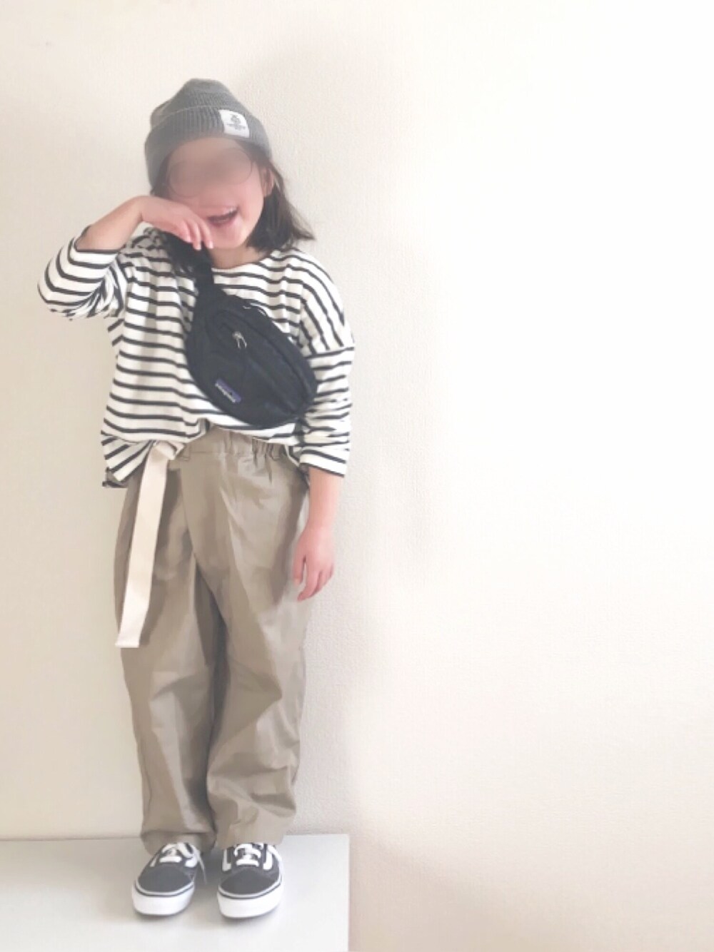 「オールドスクール、ワントーンコーデ、ボーダー、ボーダートップス、ラップパンツ、ニット帽、丸メガネ」｜「devirockのラップパンツ（その他パンツ、ベージュ系）」を使った、nami *さん（キッズ・110cm）の冬コーディネートの1枚目の写真