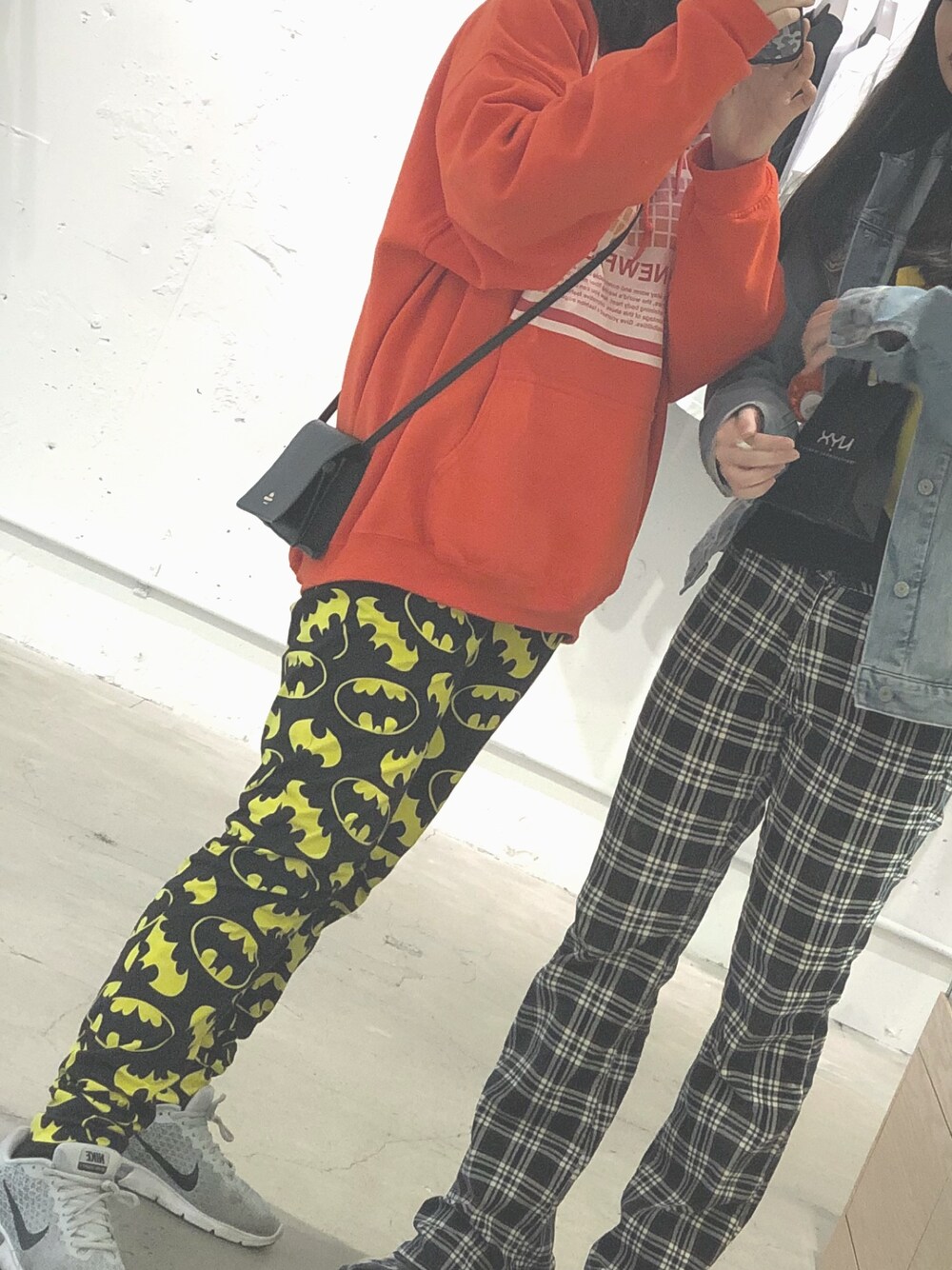 「FOREVER 21のアイテム（パンツ、その他）」を使った、えびさん（レディース・161cm）の秋コーディネートの1枚目の写真