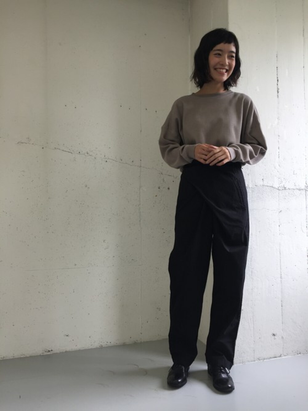 「cosmic wonder、ワッフル、コズミックワンダー、URBAN RESEARCH、ママコーデ、ラップパンツ、オトナカジュアル、かぐれ、ワッフルカットソー、オトナ女子」｜「かぐれのワッフルカットソー（Tシャツ/カットソー、ブラウン系）」を使った、rikoさん（レディース・163cm）の秋コーディネートの1枚目の写真