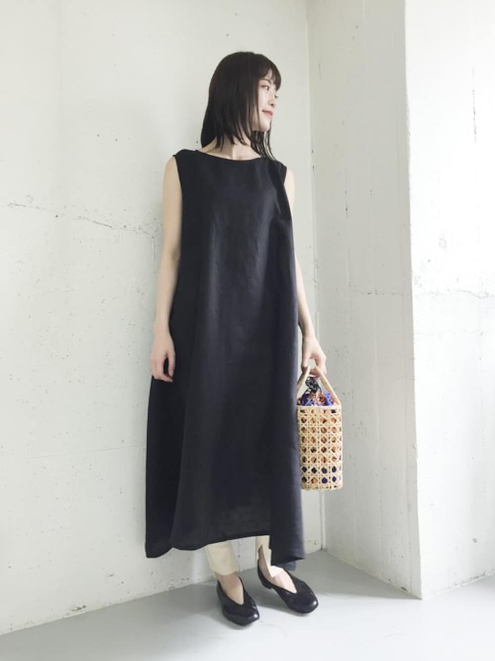 「レギンス、モノトーン、おでかけ、Honnete、ロングワンピース、夏コーデ、URBAN RESEARCH、かぐれ、オトナ女子、REMME」｜「HonneteのHonnete　Boat Neck Op with Belt（ワンピース、ブラック系）」を使った、rikoさん（レディース・163cm）の春コーディネートの1枚目の写真