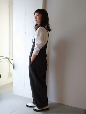 「チャコール」｜「アイテム（サロペット/オーバーオール）」を使った、rikoさん（レディース・163cm）の秋コーディネート
