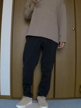 「部屋撮り」｜「アイテム（スウェット）」を使った、まっちー☻さん（メンズ・168cm）の春コーディネート