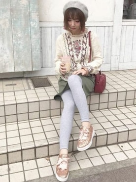 「グリッター」｜「アイテム（スニーカー）」を使った、VIVIAN COLLECTIONさん（レディース・155cm）の春コーディネート