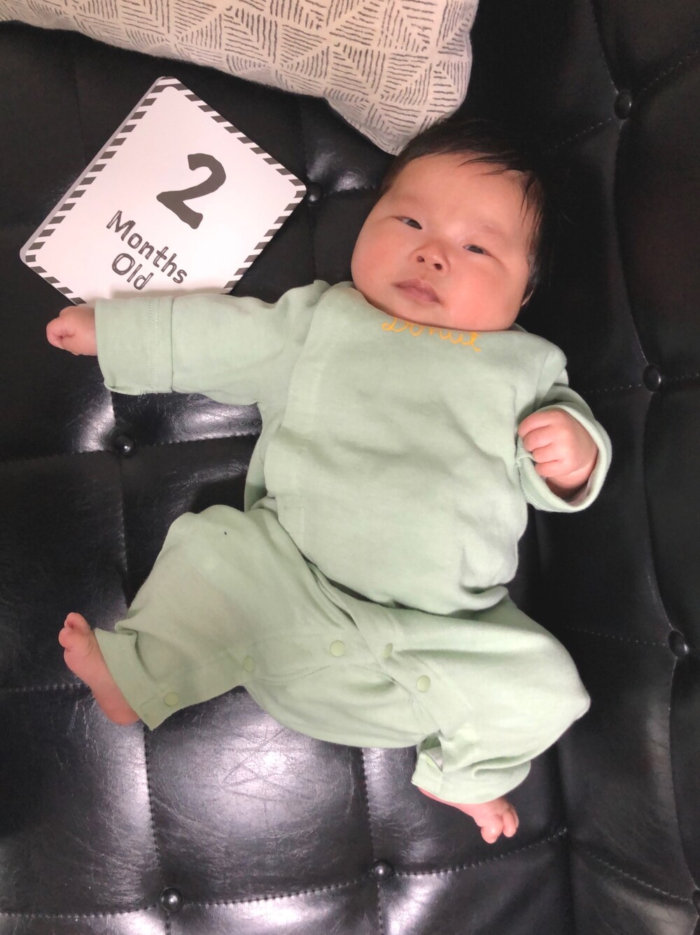 「kids、baby、男の子、ベビーコーデ、０歳」｜「Birthdayのアイテム（ロンパース、グリーン系）」を使った、AYATOさん（キッズ・50cm）の冬コーディネートの1枚目の写真
