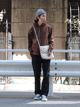 「OMNIGOD（オムニゴッド）のアイテム（パーカー）」を使った、Domingo officeさん（メンズ・176cm）の秋コーディネート