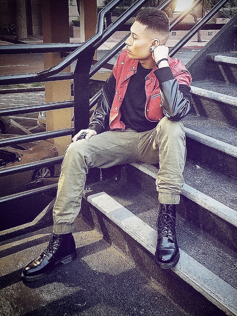 「VINTAGE、rebelfashion、menswear、fashionista、fashion blogger、grunge、streetstyle」｜「ALDOのアイテム（ブーツ、ブラック系）」を使った、Shadez Marcé ☑️さん（メンズ・180cm）の春コーディネートの1枚目の写真