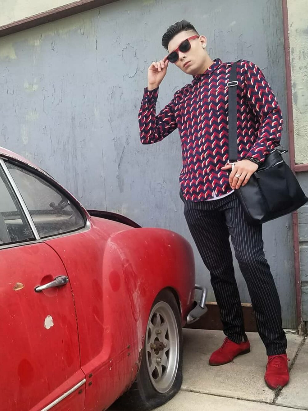 「fall、fashion blogger、fashionista、menswear、sexy、guyswithstyle」｜「ZARAのアイテム（その他パンツ、ブラック系）」を使った、Shadez Marcé ☑️さん（メンズ・180cm）の秋コーディネートの1枚目の写真