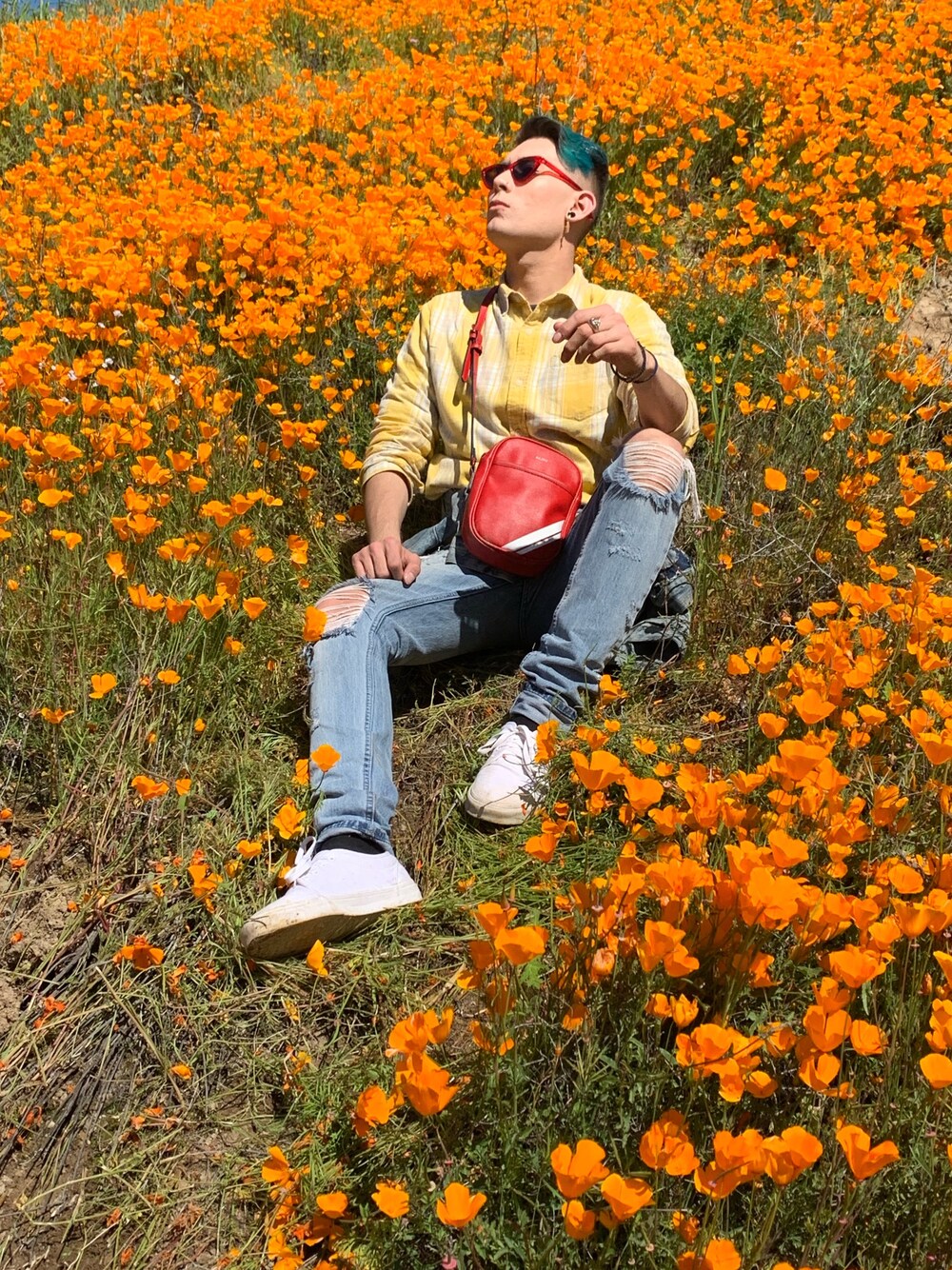 「summer、spring、VINTAGE、grunge、men、menswear」｜「VANSのアイテム（スニーカー、ホワイト系）」を使った、Shadez Marcé ☑️さん（メンズ・180cm）の春コーディネートの1枚目の写真