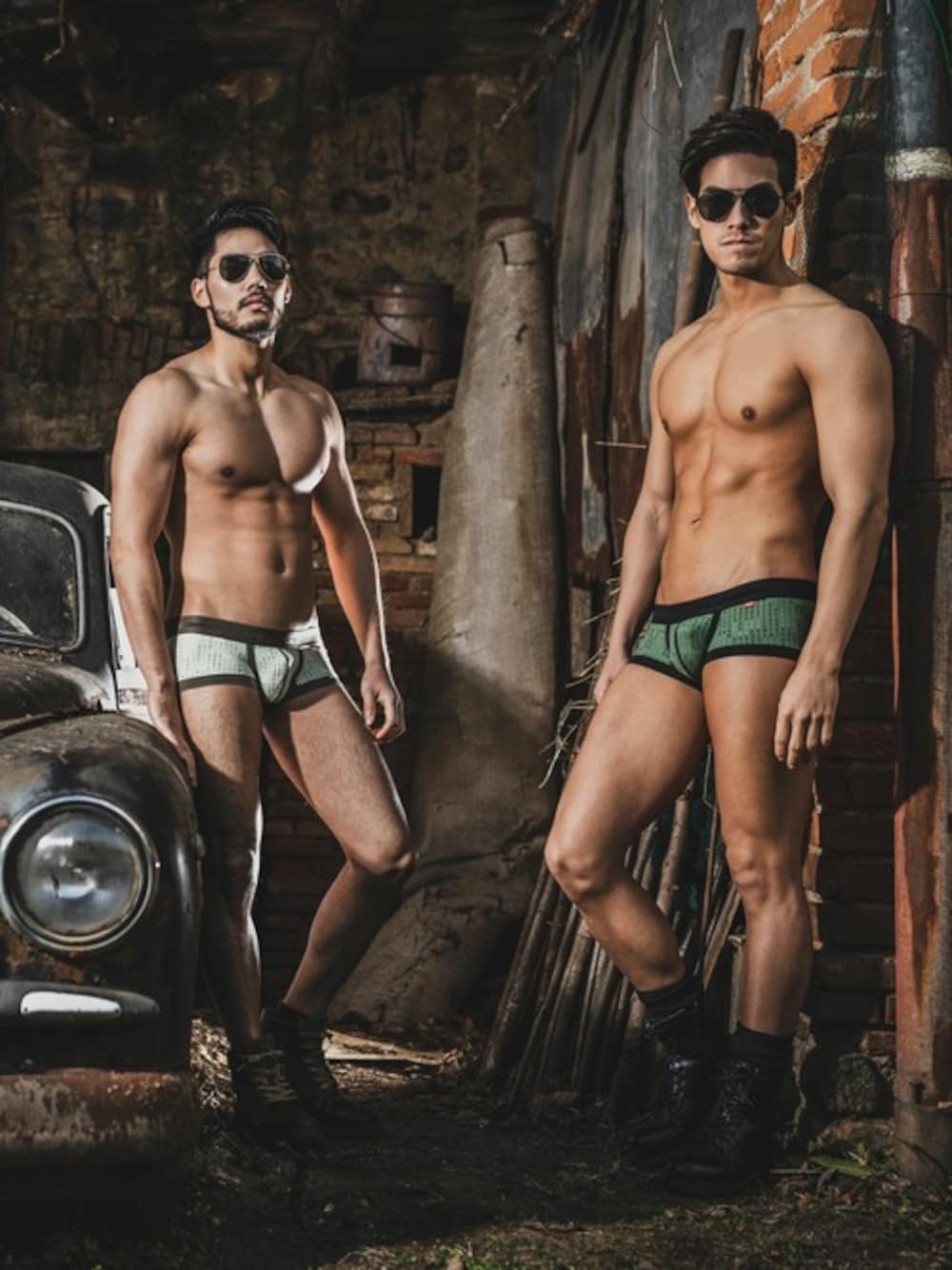 「男の子、TOOT、made in japan、menswear、空港、下着、underwear、TOOT_JP」｜「TOOTの【BOXER】スリーレターコードnano（ボクサーパンツ、ブラック系）」を使った、TOOTさん（メンズ・180cm）の冬コーディネートの1枚目の写真