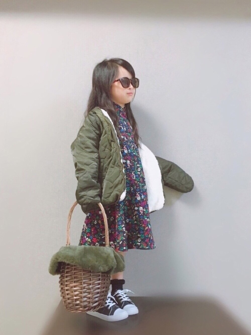 「キルティング、カーキ、バースデイ、花柄、花柄ワンピース、Right-on、かごハッグ、おんなのこ、5歳、キッズファッション」｜「Right-onの【MPS】花柄ワンピース （ワンピース、ブルー系）」を使った、naaaさん（キッズ・110cm）の秋コーディネートの1枚目の写真