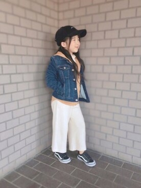 「スリット」｜「アイテム（デニムジャケット）」を使った、naaaさん（キッズ・110cm）の冬コーディネート