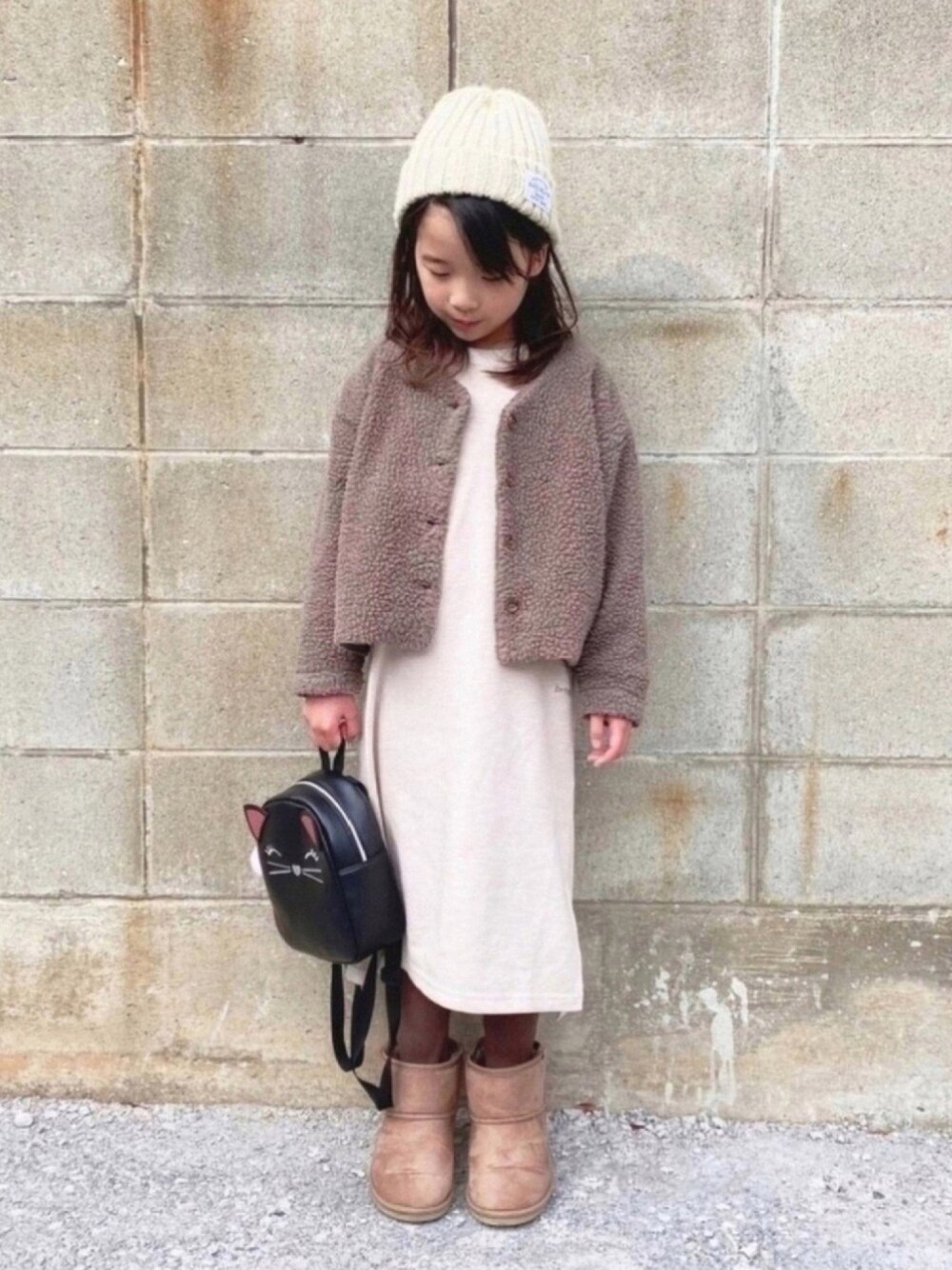 「福袋、ブランシェス、ニット帽、冬コーデ、ブーツ、年末WEAR感謝祭、マイベストコーデ2020、あったかコーデ、レギンス、ブラウンコーデ」｜「CIAOPANIC TYPYの【ママとおそろい】ボア2WAYカーディガン（カーディガン/ボレロ、ブラウン系）」を使った、naaaさん（キッズ・124cm）の冬コーディネートの1枚目の写真