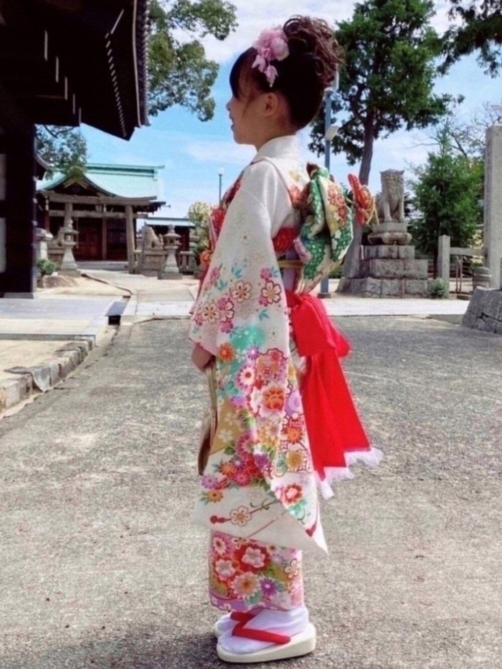 「着物、お正月、今年もよろしくお願いします、2021年、新年、記録用、成長記録、初詣、レトロ」｜「スタジオアリス👘のアイテム（着物、ホワイト系）」を使った、naaaさん（キッズ・124cm）の冬コーディネートの1枚目の写真