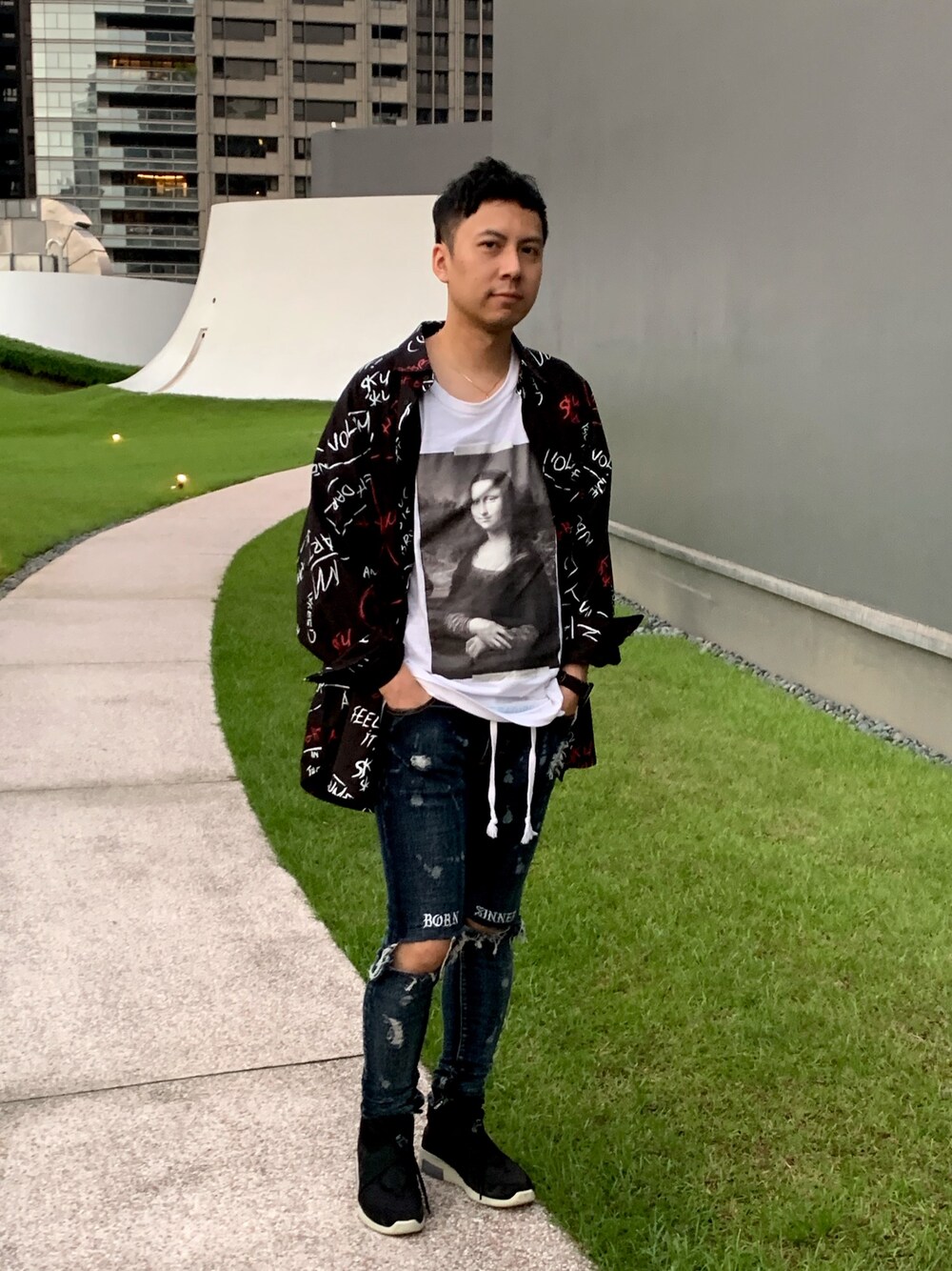 「球鞋、lakenzie、off white、fear of god」｜「off whiteのアイテム（Tシャツ/カットソー、ホワイト系）」を使った、タケさん（メンズ・177cm）の夏コーディネートの1枚目の写真