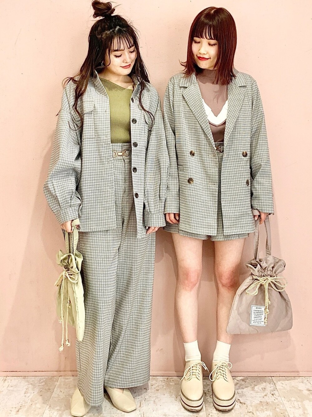 「156cm、セットアップ、チェック、パンツスタイル、プチプラコーデ、低身長、今日のコーデ、春、おそろいコーデ、いいね、save、フォローお願いします🤑」｜「EPIMI E'PIMMYの《SETUPにも》ピンタックショートパンツ（その他パンツ、グレー系）」を使った、EPIMI ÉPIMMYさん（レディース・156cm）の冬コーディネートの1枚目の写真
