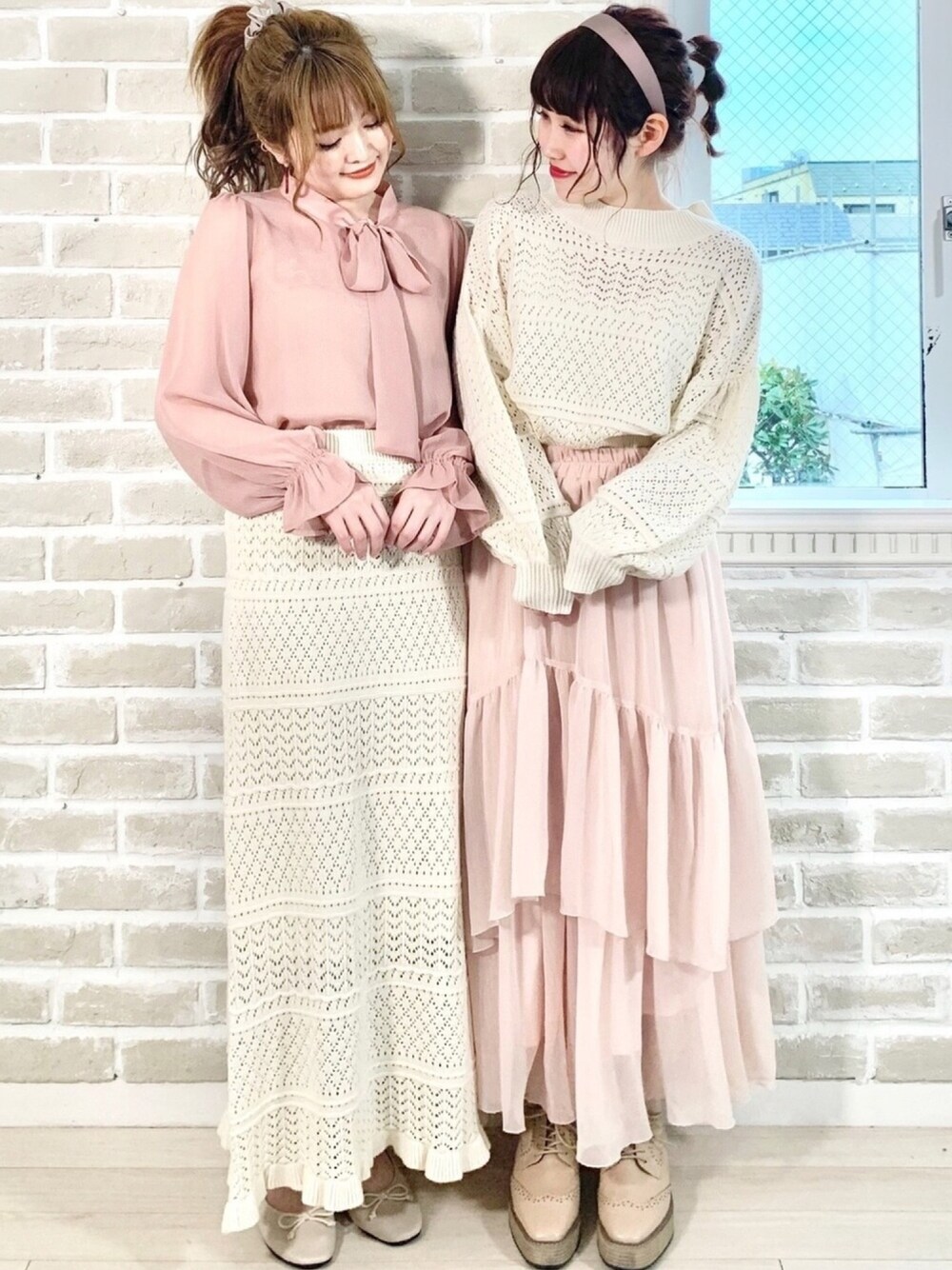 「春、低身長、プチプラコーデ、春コーデ、セットアップ、エピエピ、epimi épimmy、双子コーデ、おうちファッション」｜「EPIMI E'PIMMYのキャミ付きシアーボウタイブラウス（シャツ/ブラウス、ピンク系）」を使った、EPIMI ÉPIMMYさん（レディース・155cm）の春コーディネートの1枚目の写真