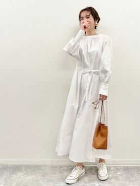 「オールホワイト」｜「アイテム（シャツワンピース）」を使った、EPIMI ÉPIMMYさん（レディース・163cm）の冬コーディネート