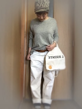 「GU（ジーユー）のアイテム（ニット/セーター、グレー系）」を使った、mikiさん（レディース・169cm）の冬コーディネート