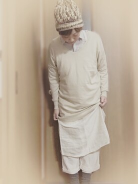 「GU（ジーユー）のアイテム（ニット/セーター、ベージュ系）」を使った、mikiさん（レディース・169cm）の春コーディネート