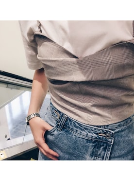 adidas Originalsのアイテムを使った「ビスチェ×デニム」の人気