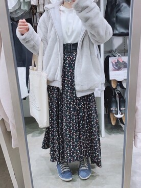 Gu ジーユー のブルゾン グレー系 を使ったレディース人気ファッションコーディネート Wear