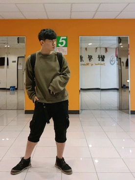 「5（ファイブ）のアイテム（パンツ）」を使った、Vimgaさん（メンズ・170cm）の秋コーディネート